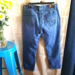 Levi's Curvy Girl. 528.